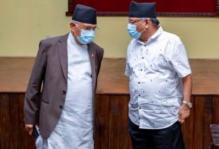 प्रचण्डलाई ओलीको नयाँ अफर