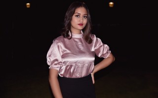 अन्जु पन्तकी छोरी पनि मोडलिङमा (भिडियाेसहित)