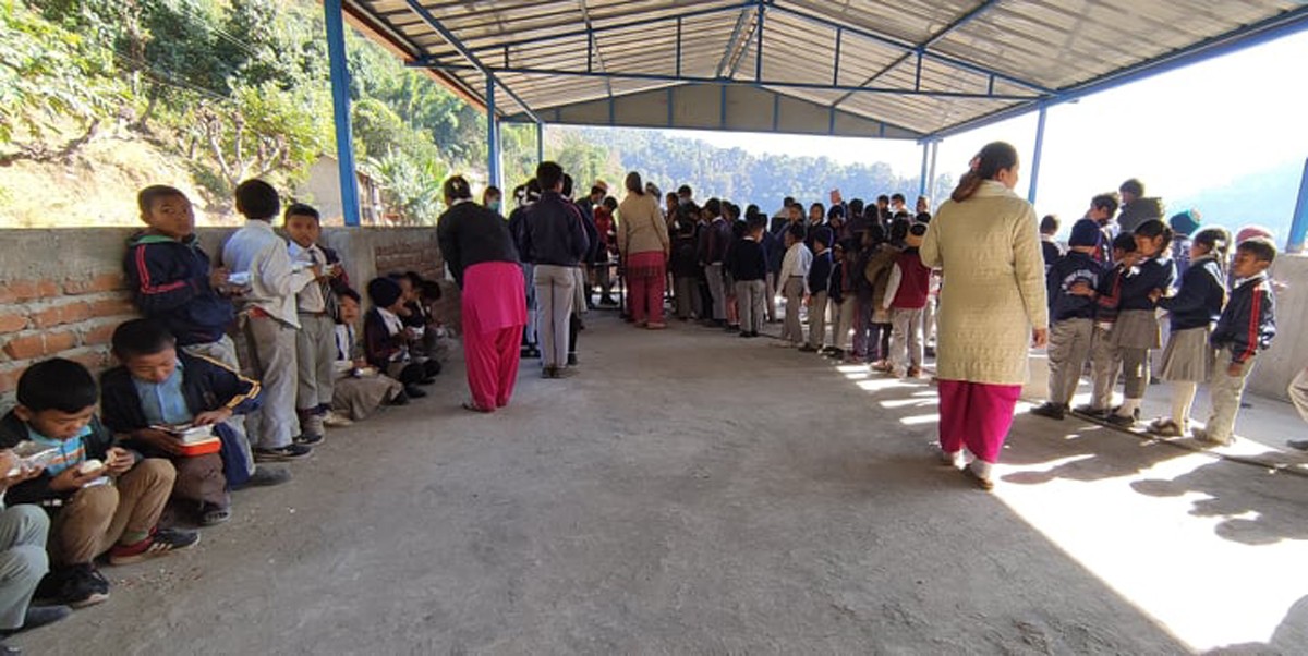बागलुङ बडिगाडका विद्यालयमा दिवा खाजा सुरु 