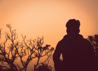 प्रेम प्रस्ताव अस्विकार गर्दा युवतीद्वारा युवकको मुखमा यस्ताे गरिन्