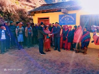 निसीखोलाका मृगौला पीडित श्रेष्ठलाई स्थानीयले गरे सहयोग