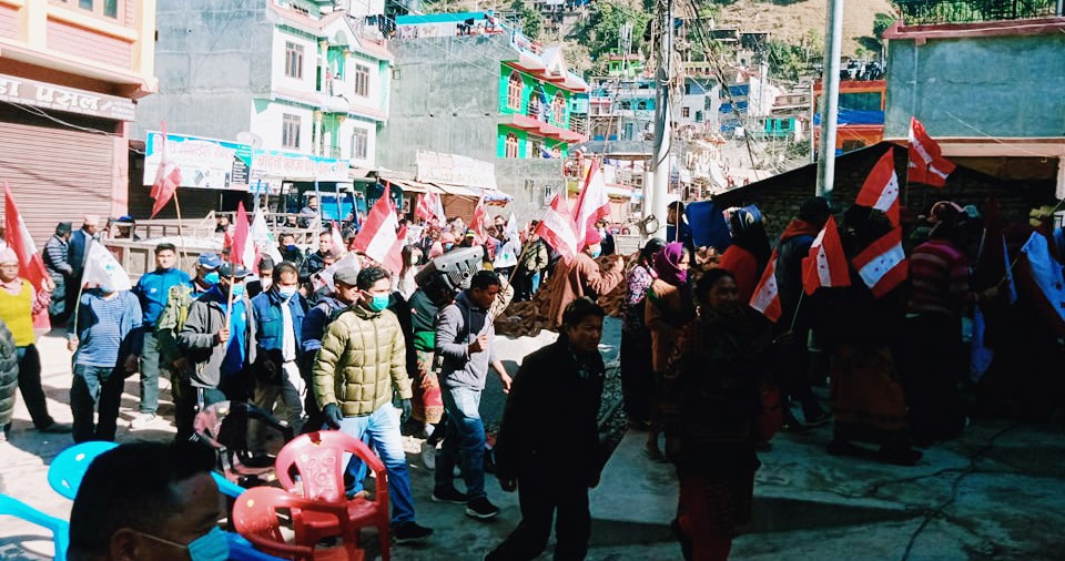 बुर्तिबाङमा कांग्रेसको विरोध सभा, ओलीको उखान टुक्काले मुलुक चल्दैन