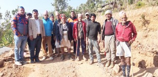 ढोरपाटन नगरपालिका–२ रिनाममा आधारभुत स्वास्थ्य सेवा केन्द्रको शिलान्यास   