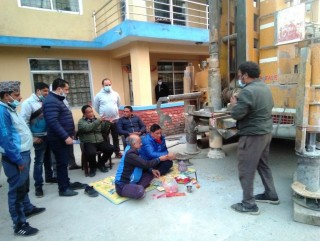 पानीको समस्या समाधान गर्न धौलागिरि अस्पतालमा ड्रिलिङ