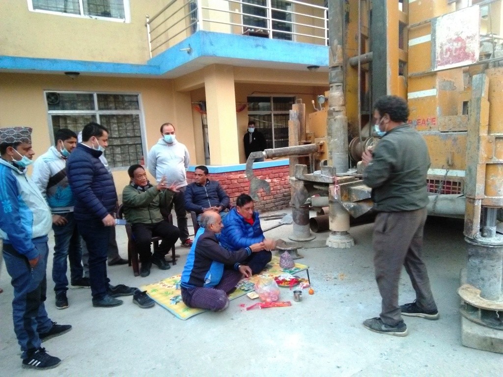 पानीको समस्या समाधान गर्न धौलागिरि अस्पतालमा ड्रिलिङ