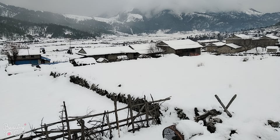 बागलुङको ढोरपाटनमा हिमपात
