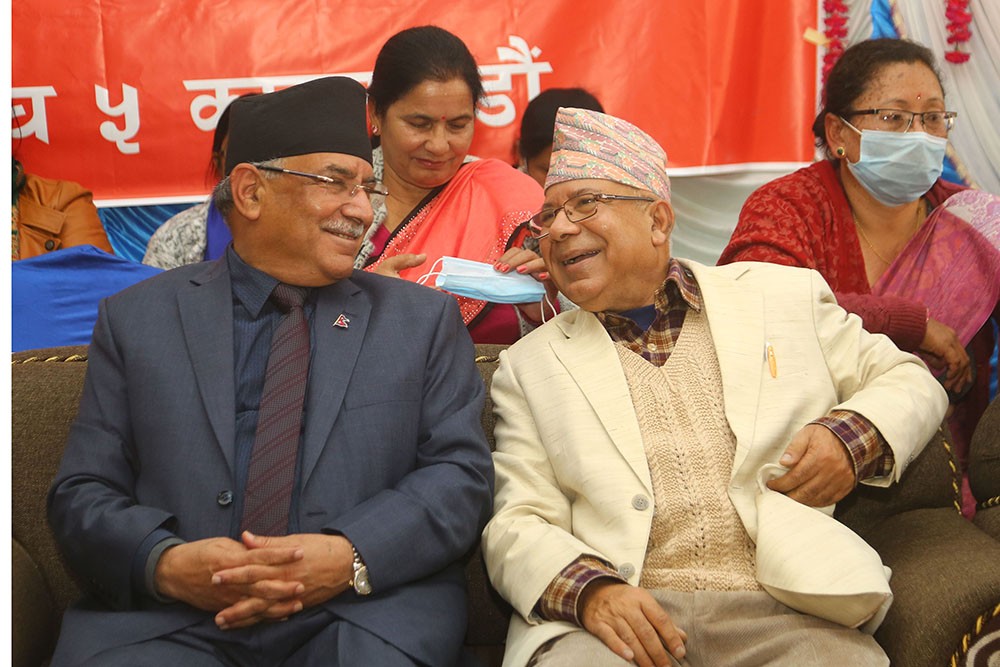 माधव नेपाल समूह एमालेमै, प्रचण्डले माओवादी केन्द्र ब्यूँताउने