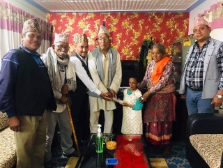 खसगाँउकी  मसिनाको उपचारमा साढाल्ने खड्का परिवारको सहयोग