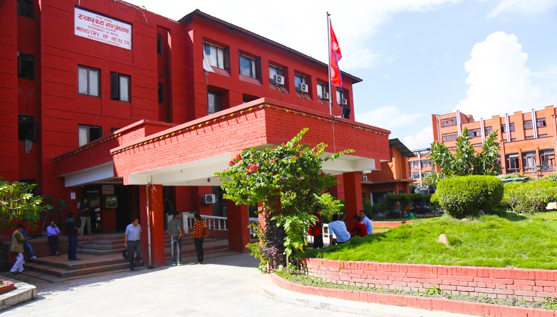 स्वास्थ्य मन्त्रालयले भन्यो—होली घरमै मनाउनु