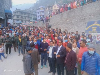 घटनामा संलग्न दोषीलाई पक्राउ गर्न ढिला गरेको भन्दै बुर्तिबाङ प्रद्धर्शन