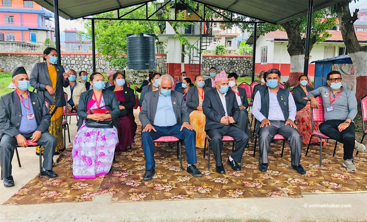 दीपक मनाङेसहित विपक्षी गठबन्धनका ३१ सांसद प्रदेश प्रमुखको कार्यालयमा