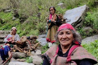 एक गाउँ, जहाँ देवताको डरले कोरोनाविरुद्धको खोप लगाउँदैनन्