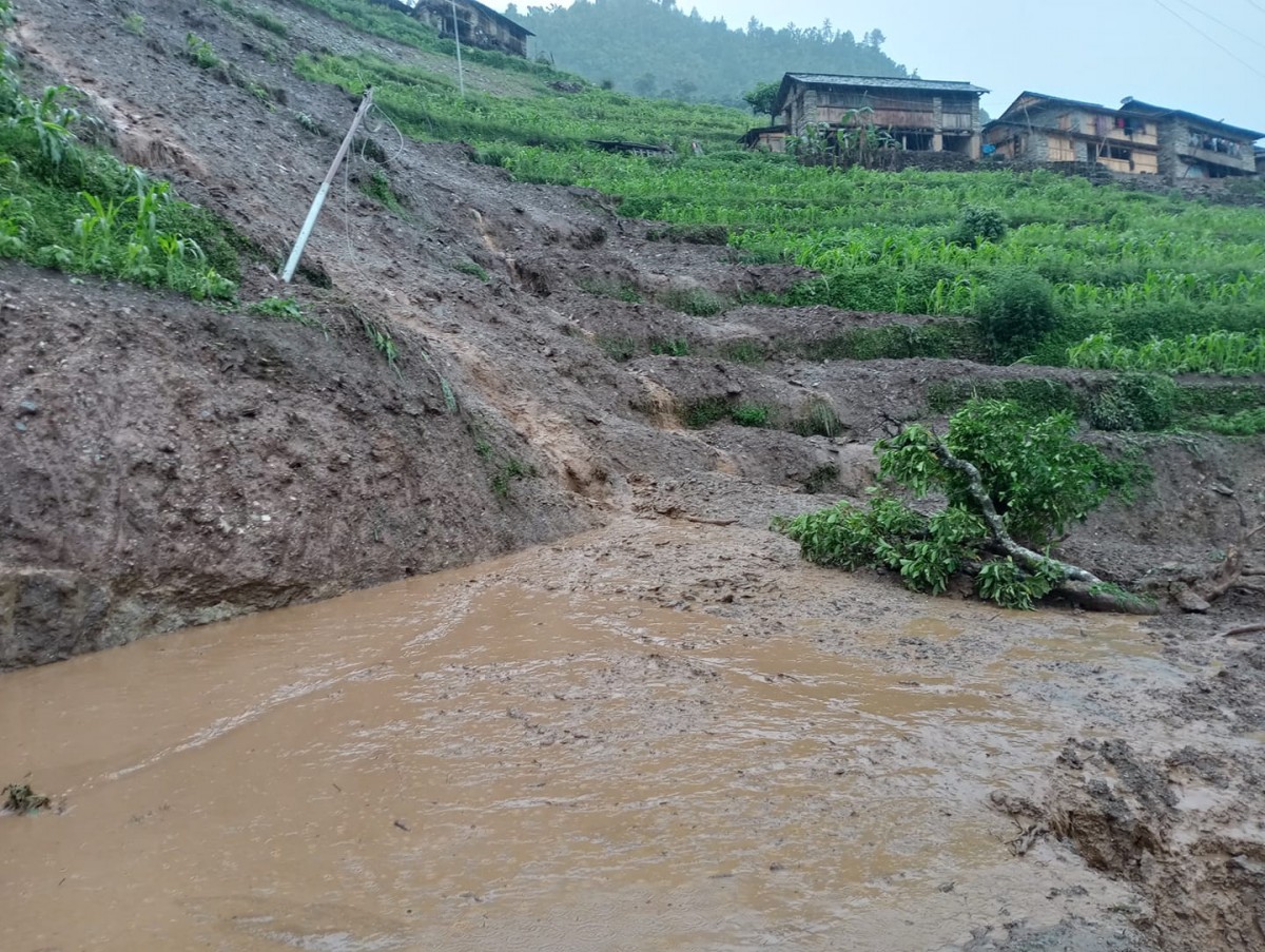 पहिरोका कारण ताराखोलामा ७ परिवार विस्थापित