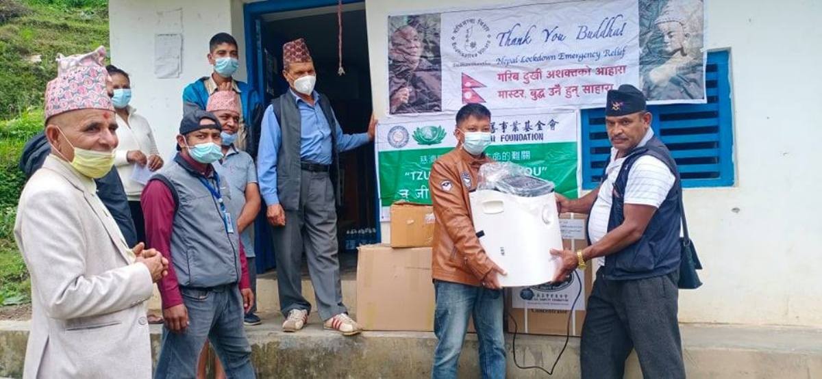 दाताको सहयोगमा स्वास्थ्य इकाईमा अक्सिजन