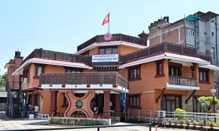 एमाले स्कूल विभागले फिर्ता माग्यो तुल्सीलाल स्मृति प्रतिष्ठानको भवन