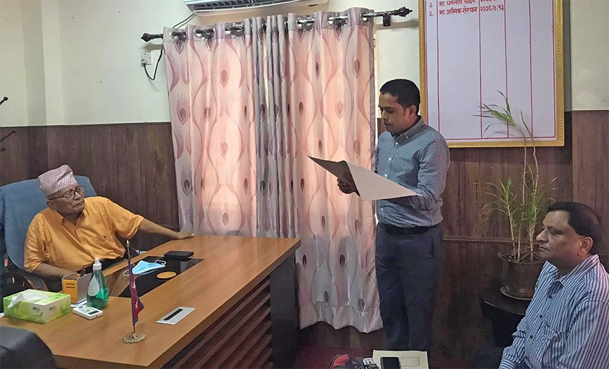 लुम्बिनीमा नयाँ सरकार गठनका लागि महुमत सदस्यको हस्ताक्षर संकलन 