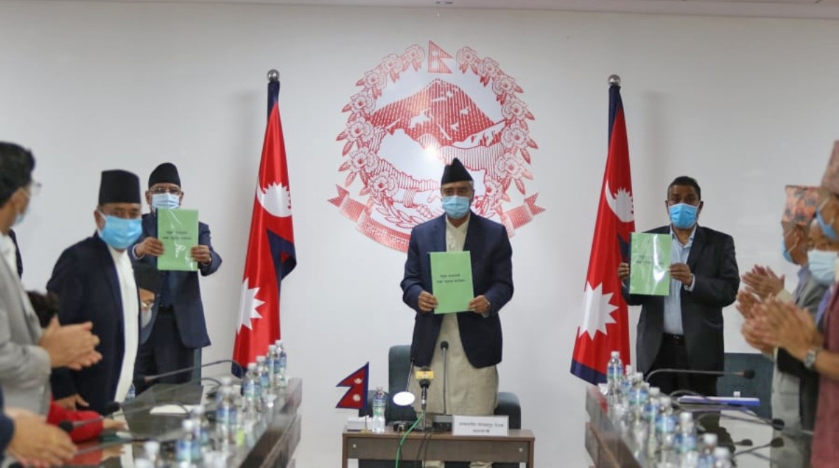 सरकारको न्यूनतम साझा कार्यक्रम सार्वजनिक, स्वास्थ्य सामाग्री खरिदको अनियमितता छानविन गरी कारवाही गर्ने