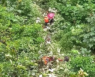 बागलुङको लामो पुलमुनी ट्याक्टर दुर्घटना भएर क्षतविक्षत