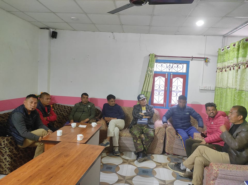 ढोरपाटन नगरपालिकामा नेकपा एमालेका विरुद्ध ६ दलको गठवन्धन गर्न छलफल