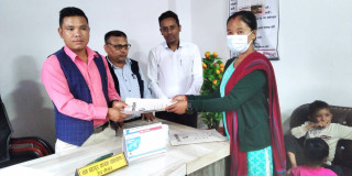ढाेरपाटन नगरपालिकाले तलब घटाएपछि बाल विकास सहजकर्ता असन्तुष्ट