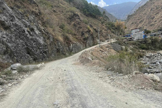 बुर्तिबाङ–बोङ्गादोभान सडक कालोपत्रे गरिने