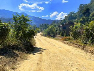 यस वर्ष पनि भएन लोकमार्ग कालोपत्र