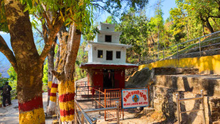 बरेङकाे सत्यवती मन्दिर : जहाँ मध्यरातमा चिच्याएर वर मागिन्छ