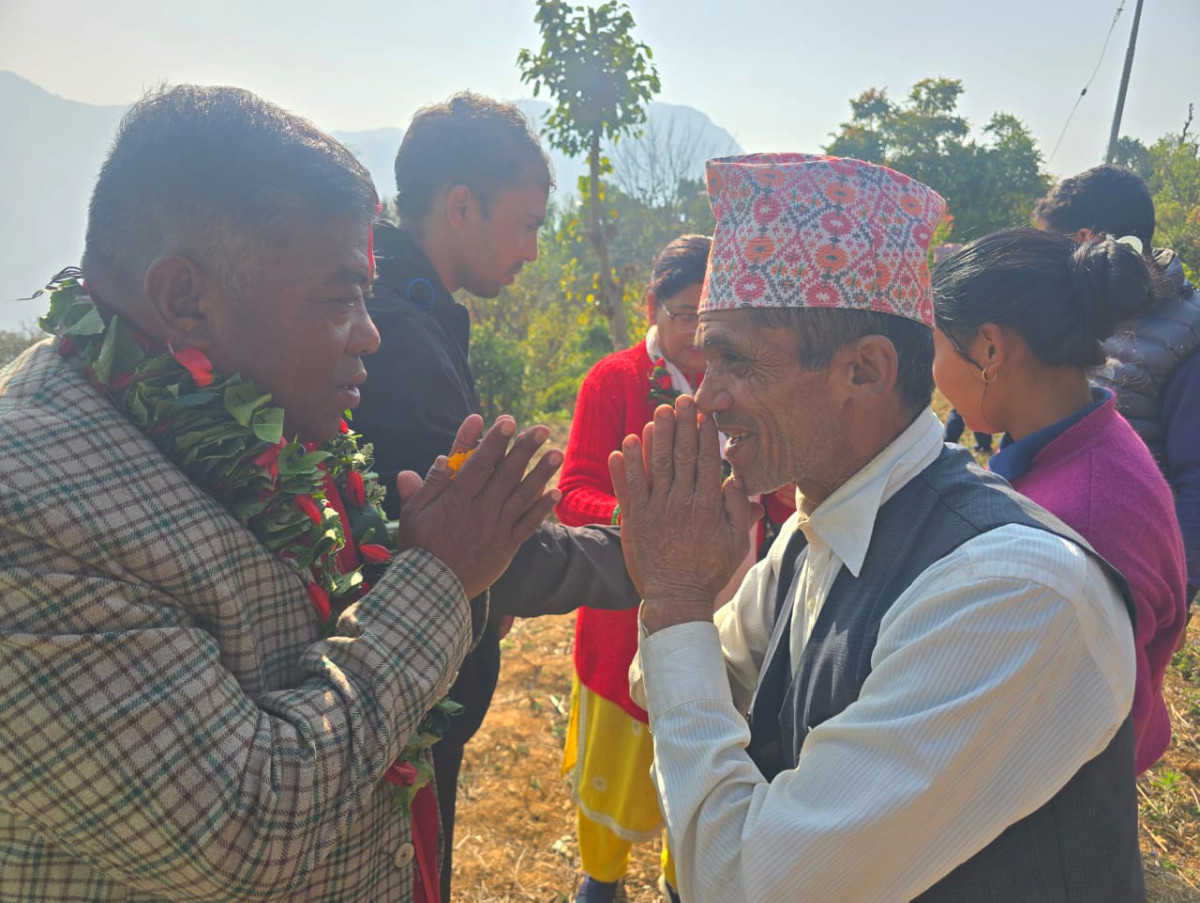घरदैलोमै पुगेर मत माग्दै, जनताका समस्या बुझ्दै भीम श्रीस